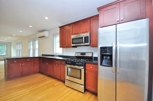 69 Town Hill St, Quincy MA 02169-6429 exterior