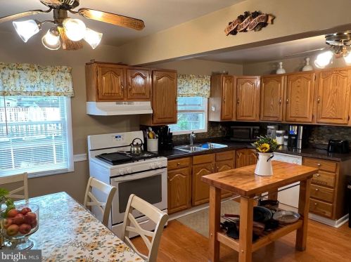 623 Wesley Ave, West Deptford NJ 08063-1247 exterior