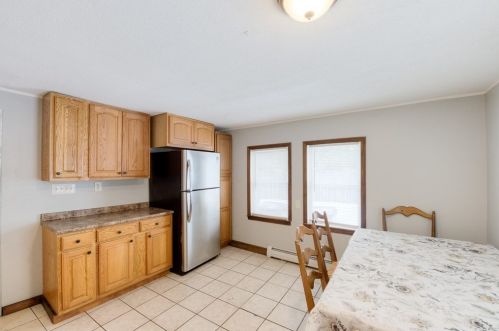 1098 Western Ave, Montgomery MA 01085-2616 exterior