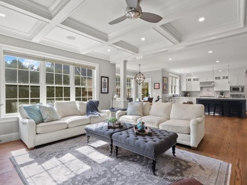 83 Valley Rd, Needham, MA 02492-4722