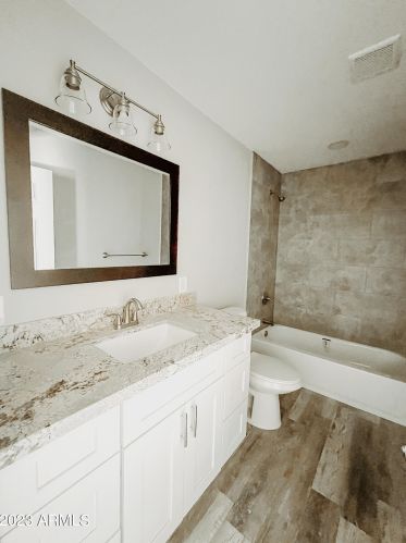 2221 27th St, Phoenix AZ 85008-4924 exterior