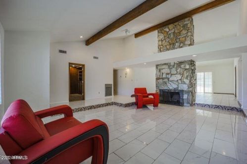 4225 Country Gables Dr, Phoenix AZ  85053-4561 exterior