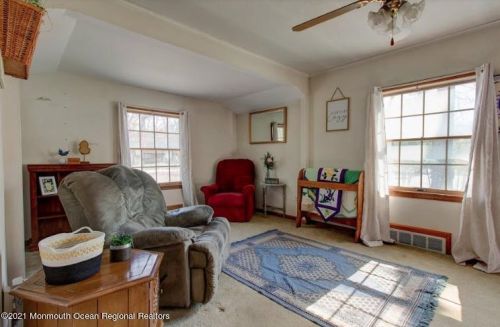 46 Butterfly Rd, Jackson Twp NJ 08527-5137 exterior