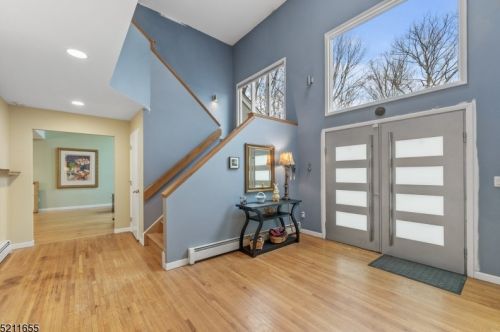 79 Pinewood Dr, Skyline Lakes NJ  07456-1122 exterior