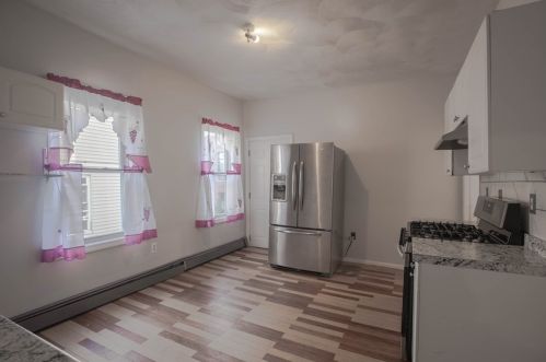 49 Pearl St, Everett MA 02149-1105 exterior