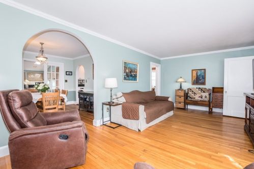 27 Fairfield St, Dedham MA 02026-1405 exterior