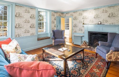 691 River St, Hingham MA 02061-2214 exterior