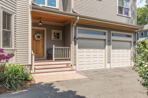 217 Crafts St, Newton, MA 02460-1441