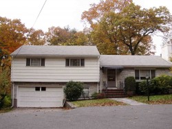 117 Gibbs St, Newton, MA 02459-1927