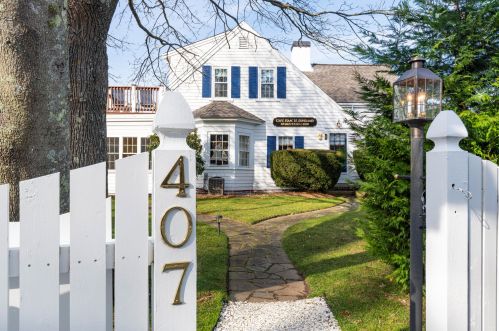 407 Old Harbor Rd, Chatham MA 02633-2375 exterior