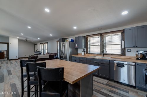 39510 12th St, Phoenix AZ  85086-7336 exterior