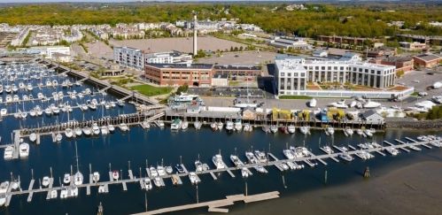 10 Shipyard Dr, Hingham MA 02043-1610 exterior