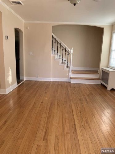 4 Oak St, Cresskill NJ  07626-2257 exterior