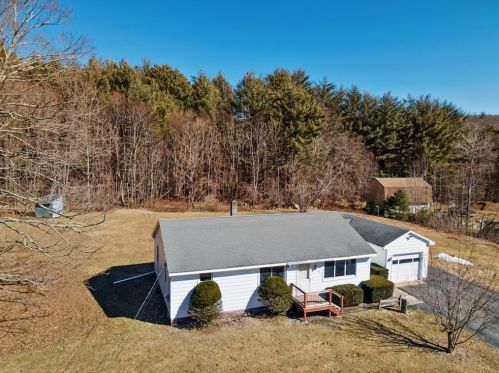 8 Cider Mill Rd, North Brookfield, MA 01535-1002