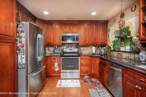 10 Cambridge Dr, Jackson Twp NJ 08527-2608 exterior