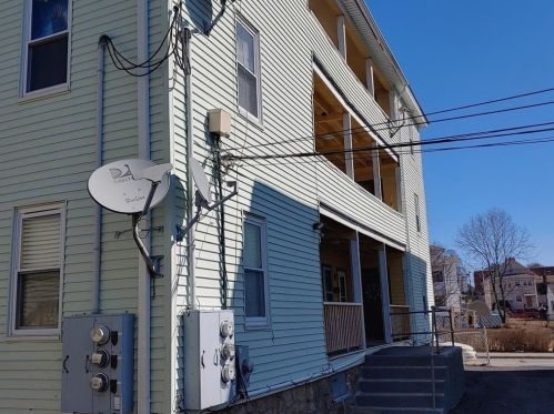 16 Caprera Rd, Worcester MA  01604-1657 exterior