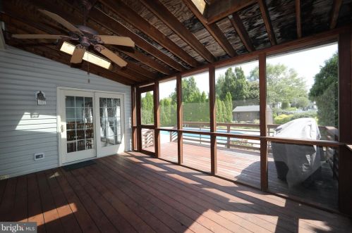 36 Hackemore St, Burlington NJ 08016-3056 exterior