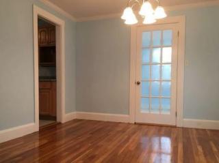 139 Oakdale Rd, Newton MA  02461-1812 exterior