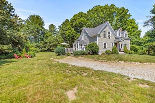 4 Pinegrove Rd, Hingham, MA 02043-3923
