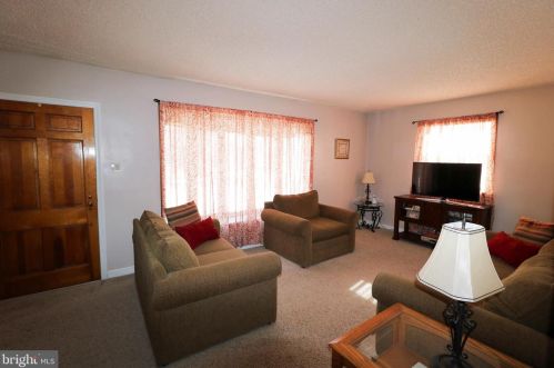 427 Lehigh Ave, Trenton NJ 08619-2025 exterior