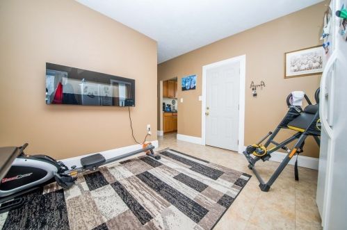 1029 Plymouth Ave, Fall River MA 02721-1939 exterior