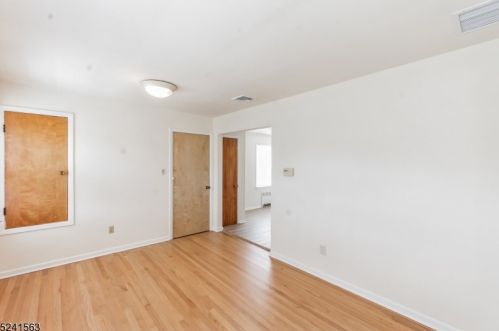 83 Baldwin Pl, Belleville NJ  07109-1747 exterior