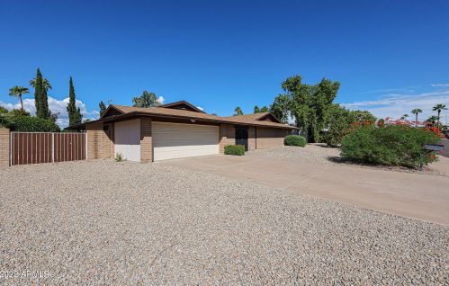 246 Eugie Ave, Phoenix, AZ 85022-4726