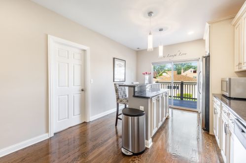 1907 Wenonah Ave, Forest View IL 60402-1666 exterior