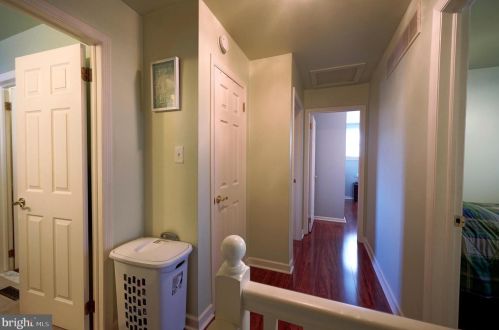 239 Hampshire Dr, West Deptford NJ 08096-4206 exterior