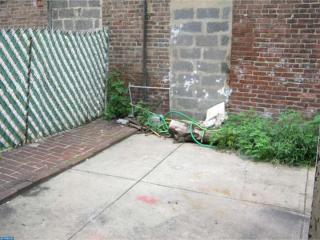 114 Salaignac St, Philadelphia PA  19127-1819 exterior