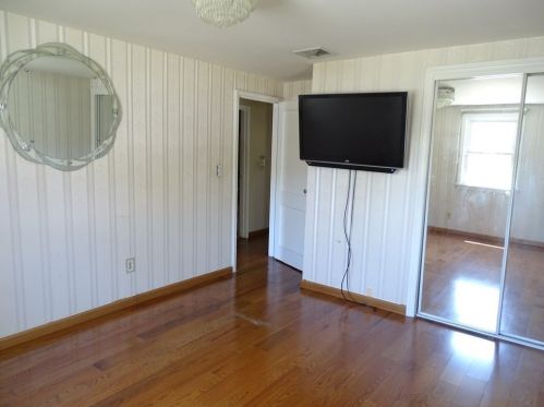 11 Rhodes Cir, Hingham MA 02043-1529 exterior