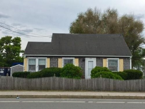 623 Ocean St, Marshfield, MA 02051-5909