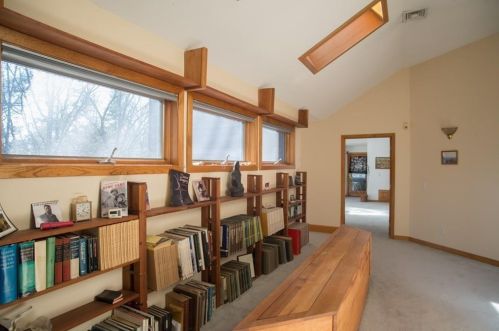 61 Vly Rd, Amherst MA 01002-9717 exterior