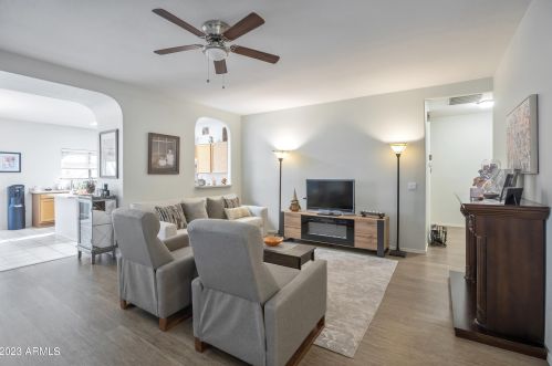 26219 41 Way, Phoenix AZ 85042-6304 exterior