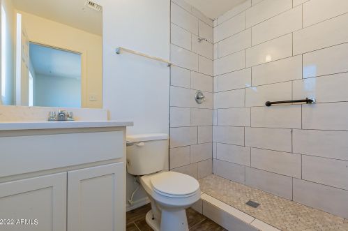 4626 38 Dr, Phoenix AZ 85053-2800 exterior