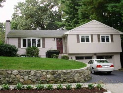302 Woodward St, Newton, MA 02468-2034
