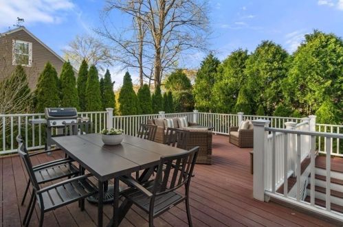 108 Candia St, Weymouth MA  02189-1004 exterior