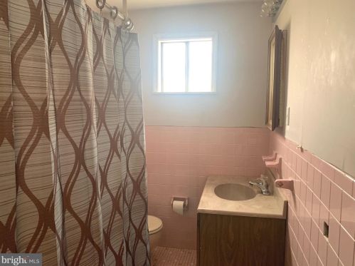 197 Lincoln Ave, West Deptford NJ 08066-1136 exterior