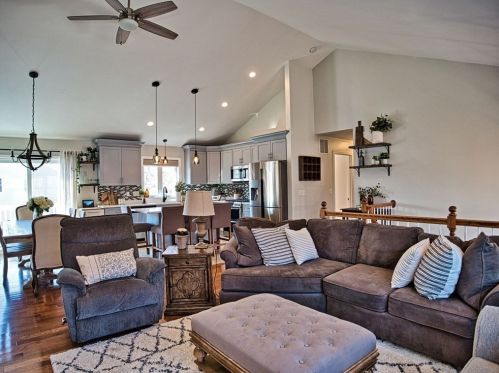 341 Courtney St, Fall River MA 02720-6726 exterior