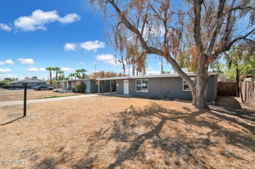 2205 Cambridge Ave, Phoenix AZ 85008-1027 exterior