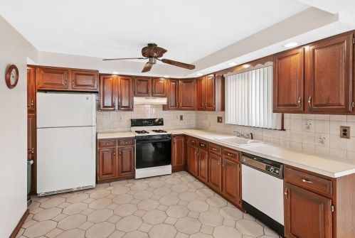 235 Chelsea St, Everett MA 02149-4807 exterior