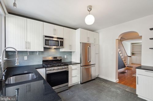 935 6th St, Philadelphia PA  19123-1405 exterior