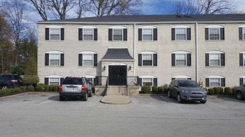 204 Middletown Sq, Louisville KY  40243-1465 exterior