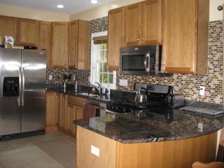 65 Knowlton Cir, Upton MA  01568-1491 exterior