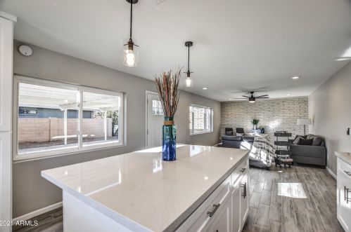 3155 Altadena Ave, Phoenix AZ 85029-3211 exterior