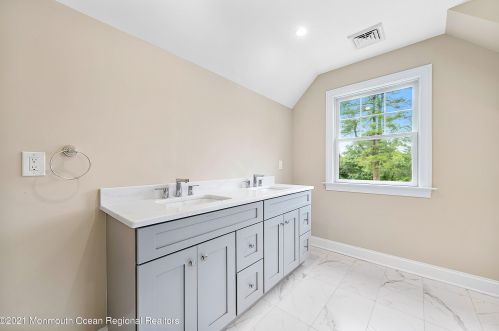 747 Sycamore Ave, Tinton Falls NJ 07724-3237 exterior