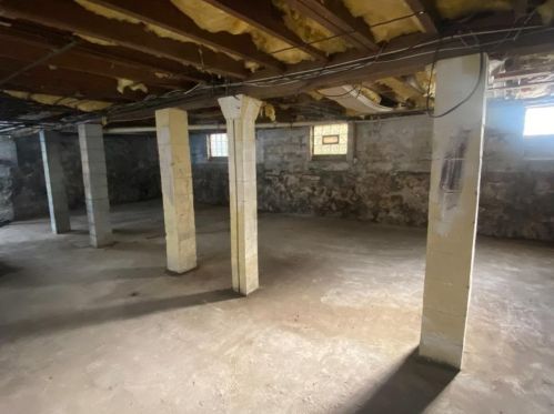 59 Ruth St, New Bedford MA 02744-2419 exterior