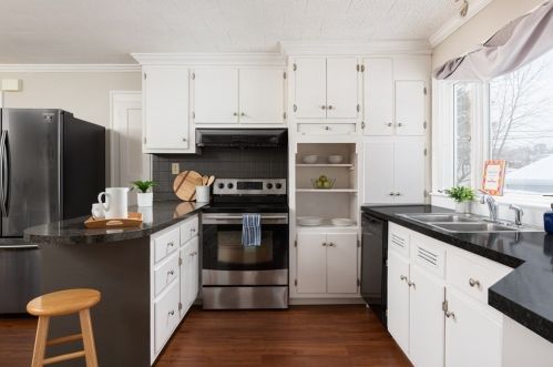 36 Wilson Ave, North Reading MA 01864-1648 exterior