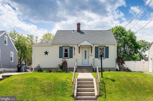 136 Spruce Ave, West Deptford, NJ 08093-1118