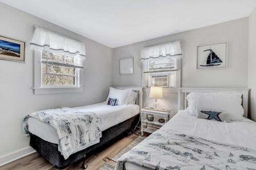 722 State Hwy, Eastham MA 02642-2534 exterior